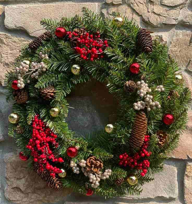 Red Berry Accent Wreath