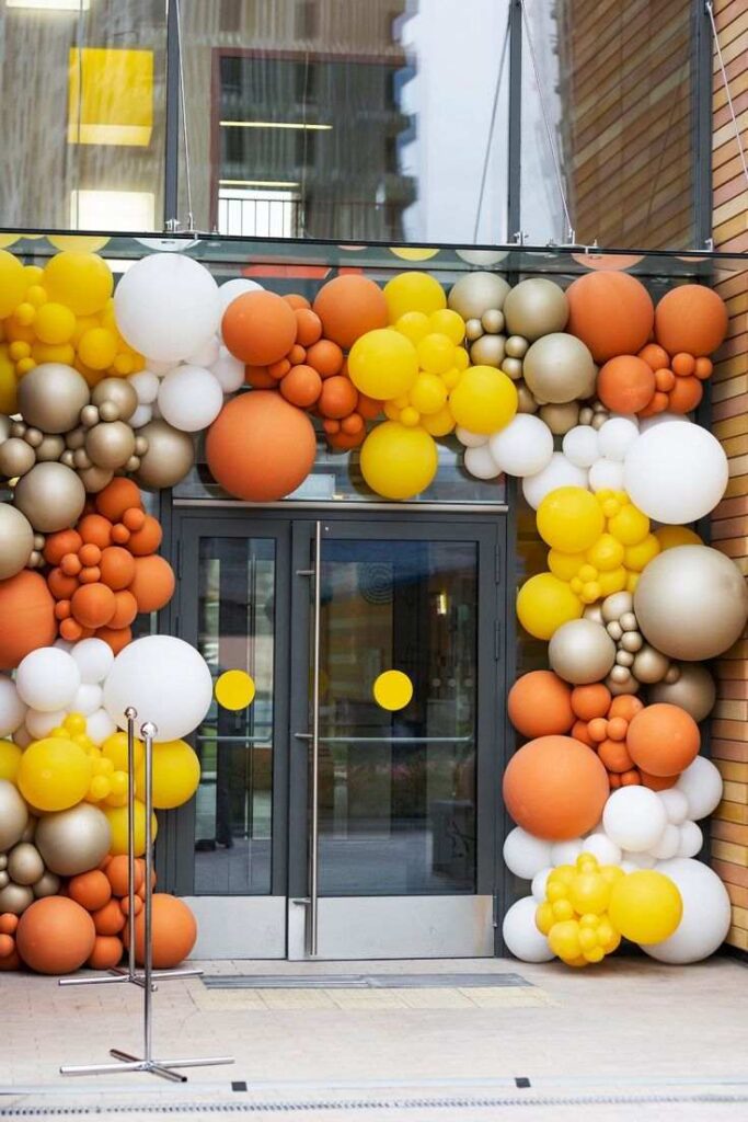 Red Balloon Arch
