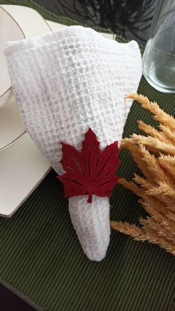 Felt Leaf Napkin Rings
