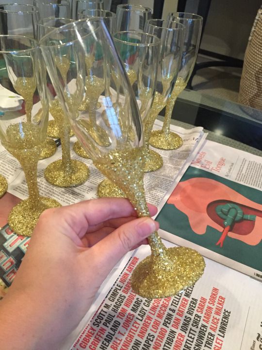 DIY Glitter Champagne Glasses