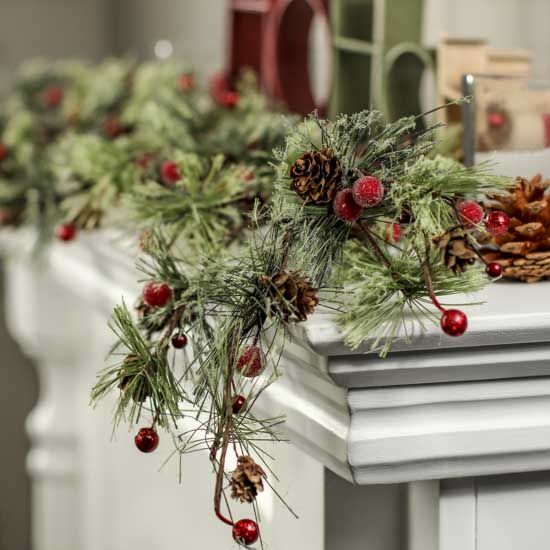 Pinecone and Berry Garland