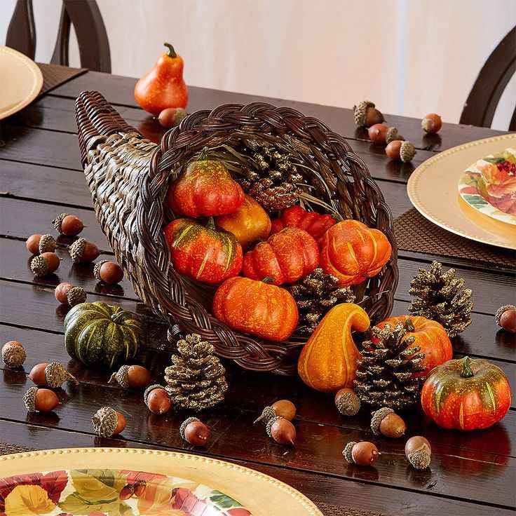 Harvest Cornucopia Display
