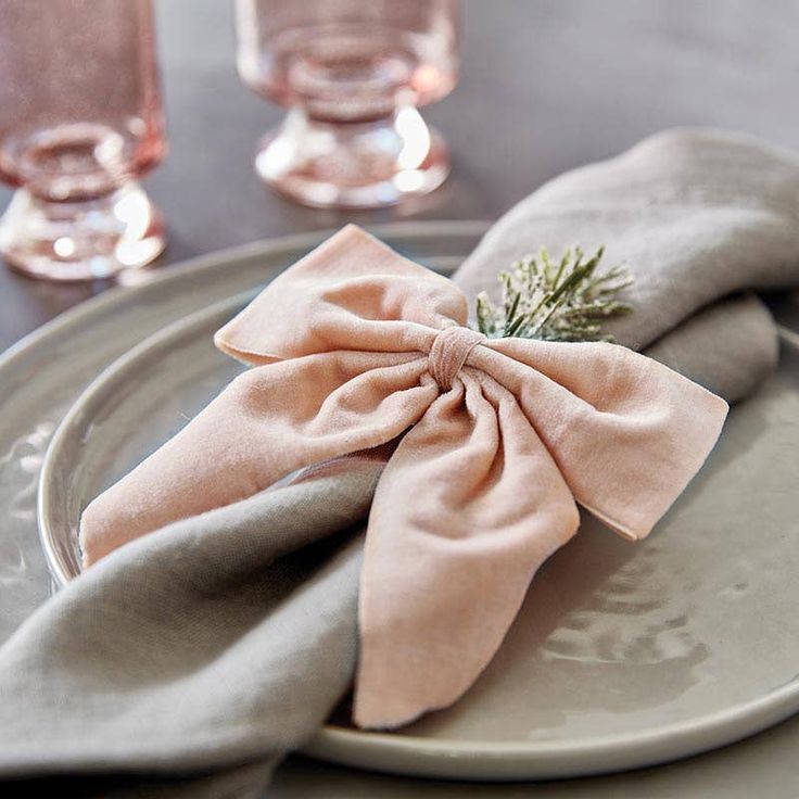 wrapping napkins with satin or velvet ribbons