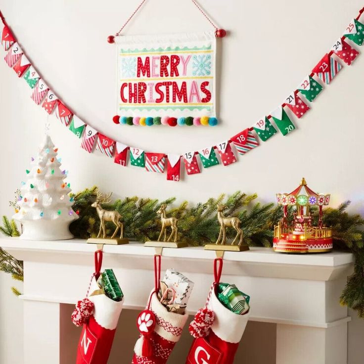 Hanging Pocket Garland Advent Calendar
