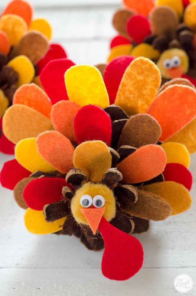 Wooden Bead Pinecone Turkey