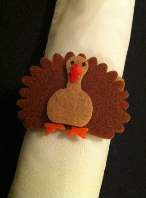 making turkey napkin rings from craft foam because it’s lightweight, versatile, and colorful