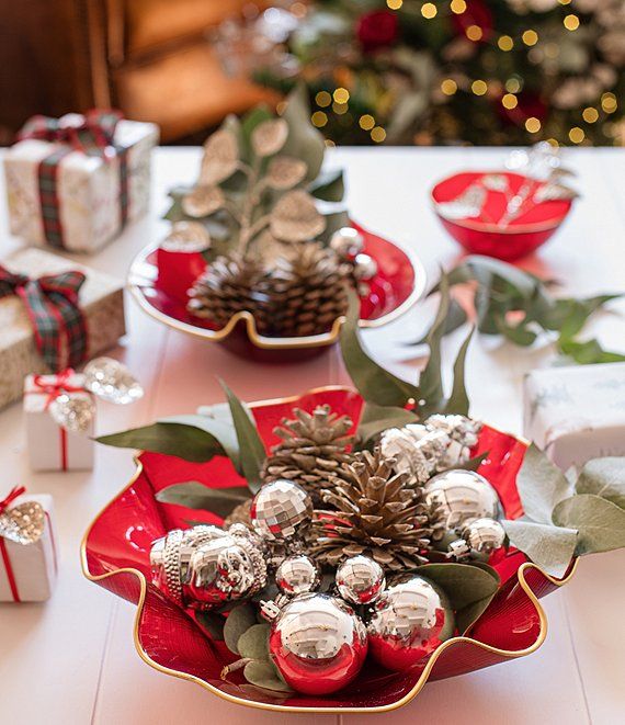 Color-Splashed Christmas Bowls
