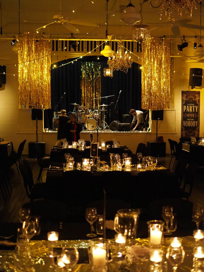 Glamorous 1920s Speakeasy Mystery