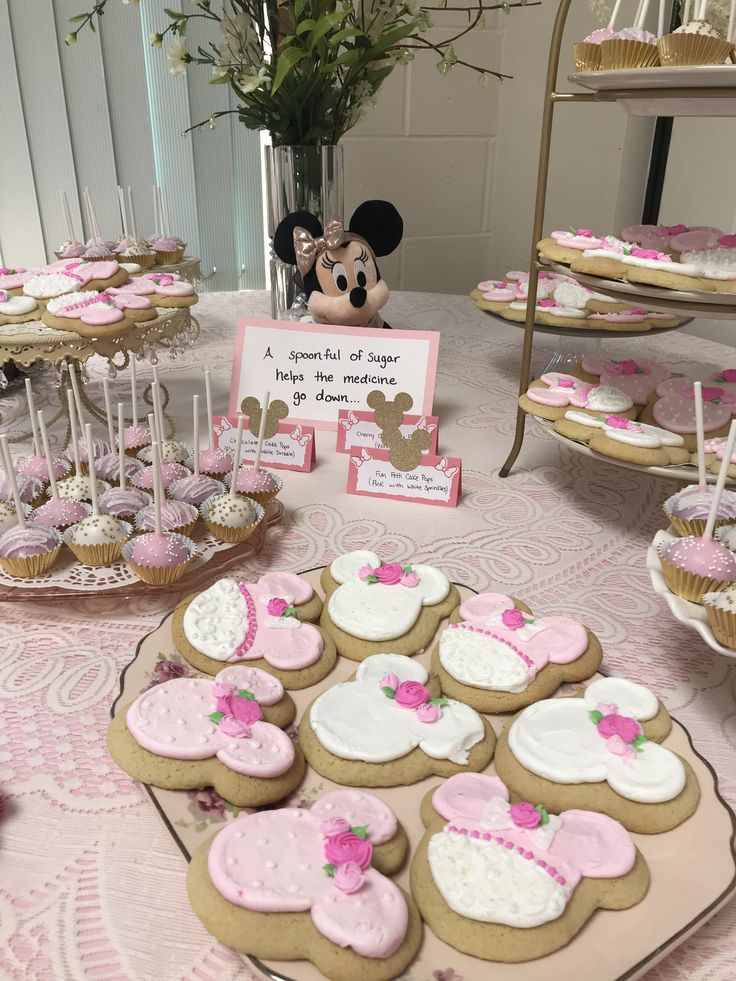 Minnie Mouse Themed Cookie Decorating Table
