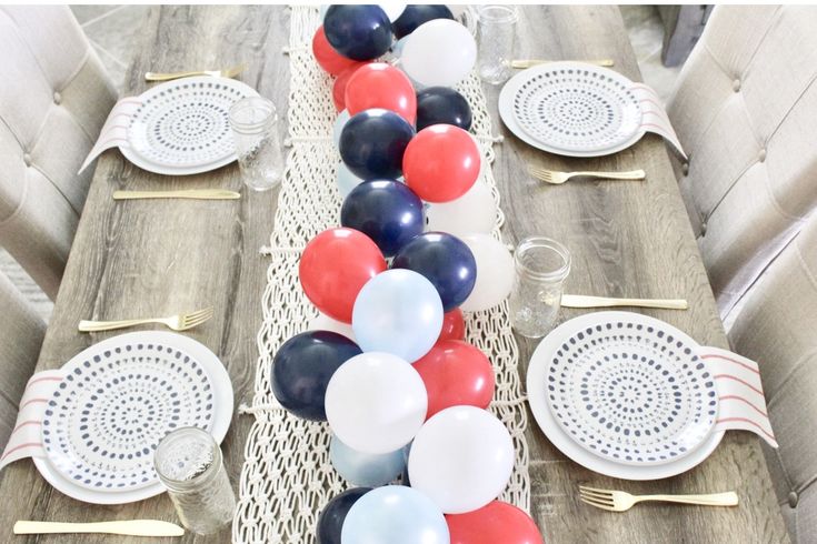 Balloon Table Runner Style Setup