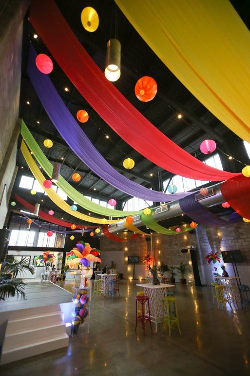 Multicolor Streamer Ceiling Setup