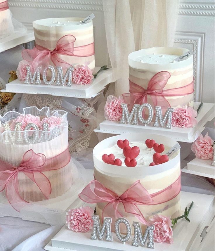 Ribbon Detail Cake Table