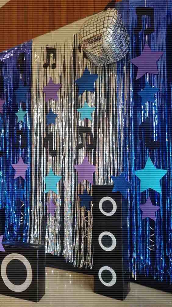 Retro 90s Karaoke Party