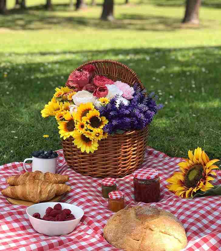 Sunflower Picnic Basket Display