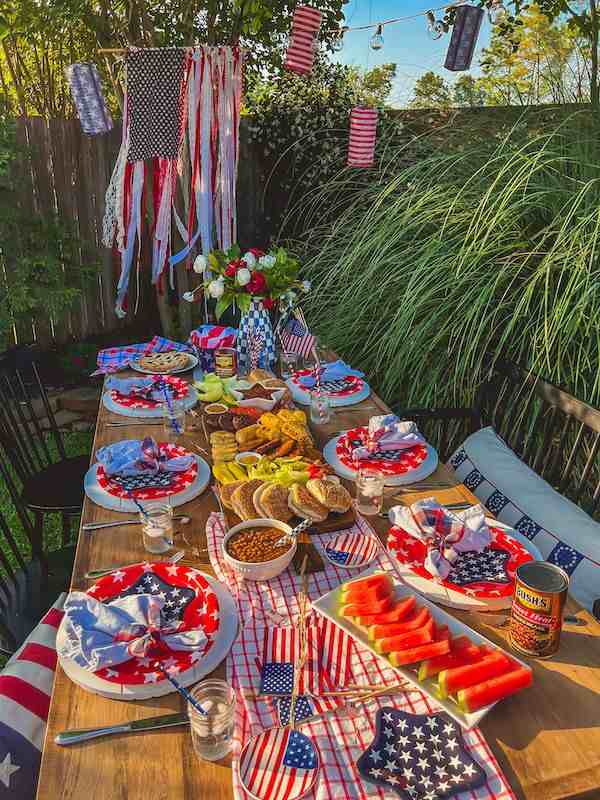 Backyard Patriotic Picnic