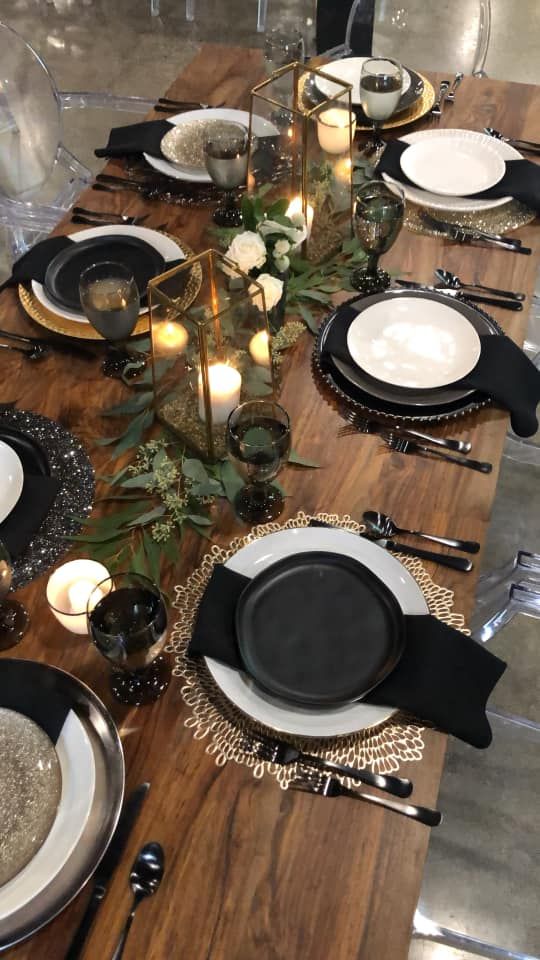 Black and Gold Tablescape