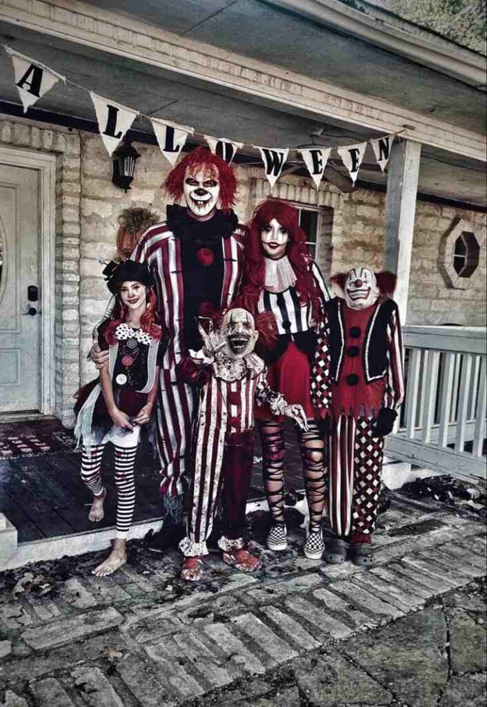 Family Costume Parade and Photo Walk