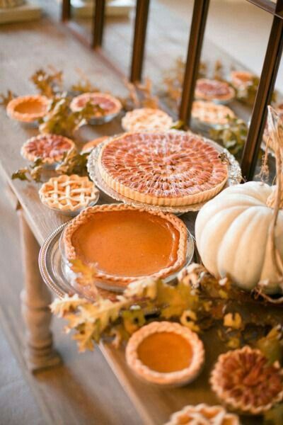 Seasonal Pie Display