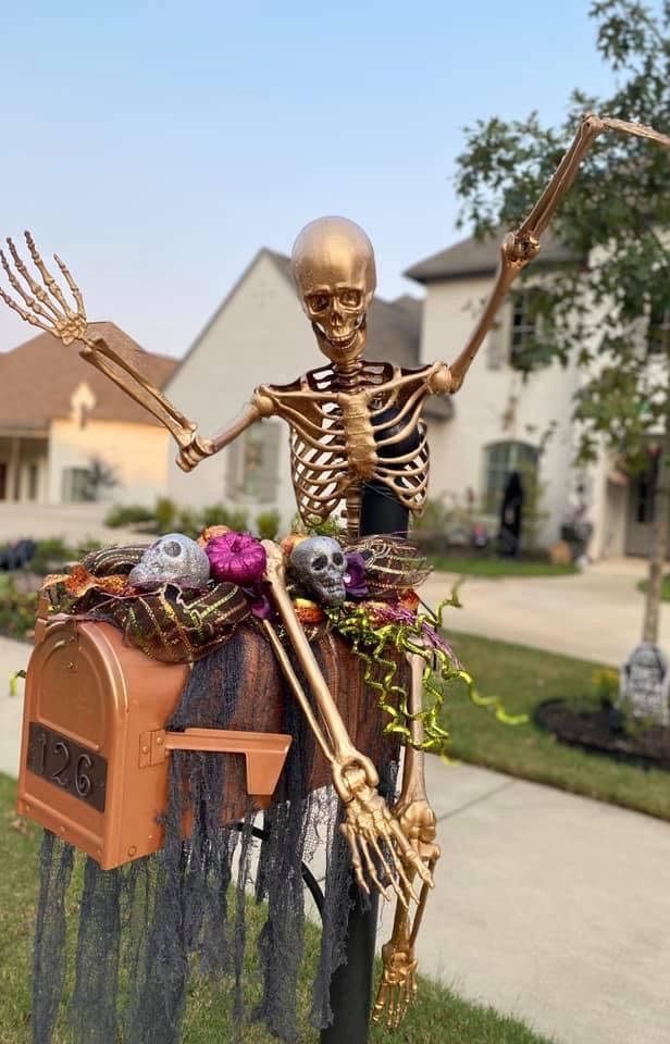 Skeleton Mail Carrier Surprise