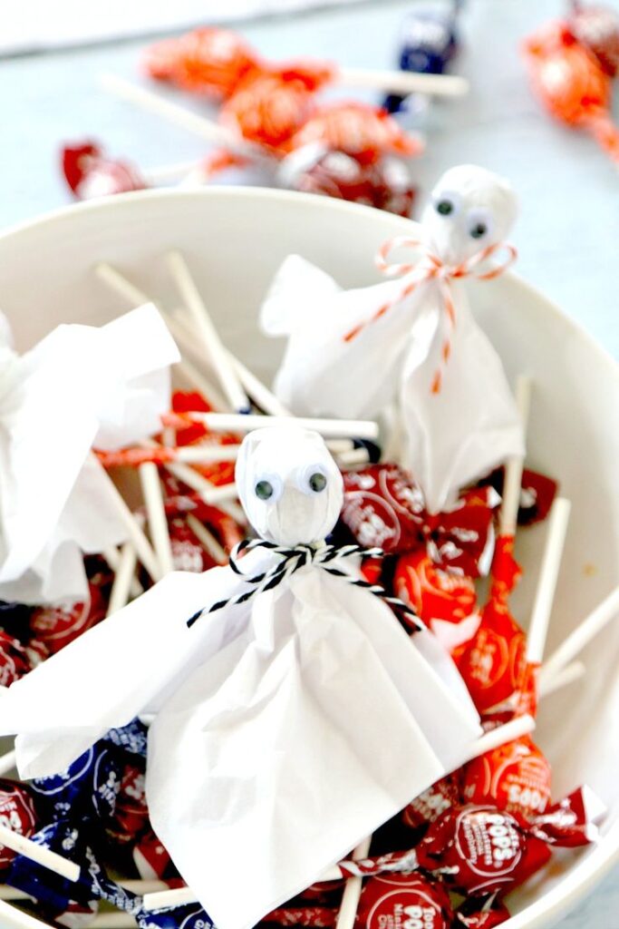 Make Friendly Ghost Lollipops