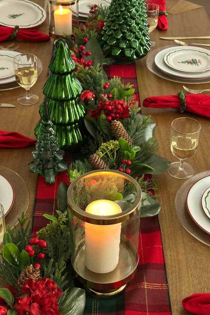 Create a Classic Red and Green Table