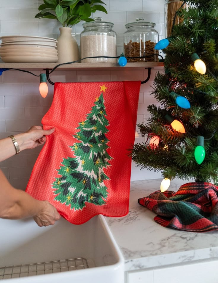 Display Red and Green Kitchen Towels